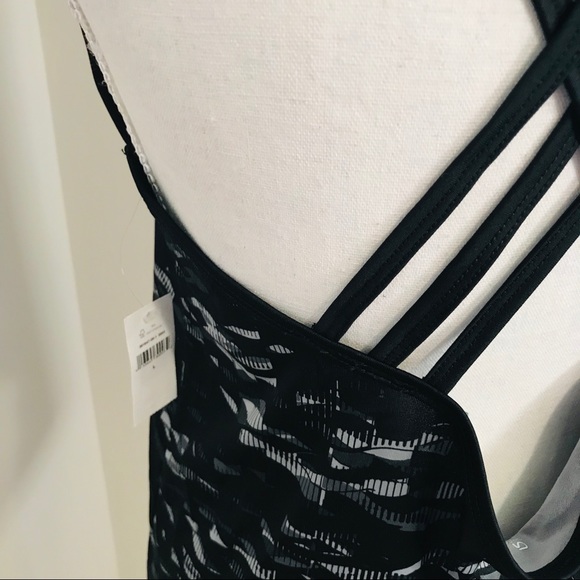 NEW Gap workout tank - Picture 7 of 7